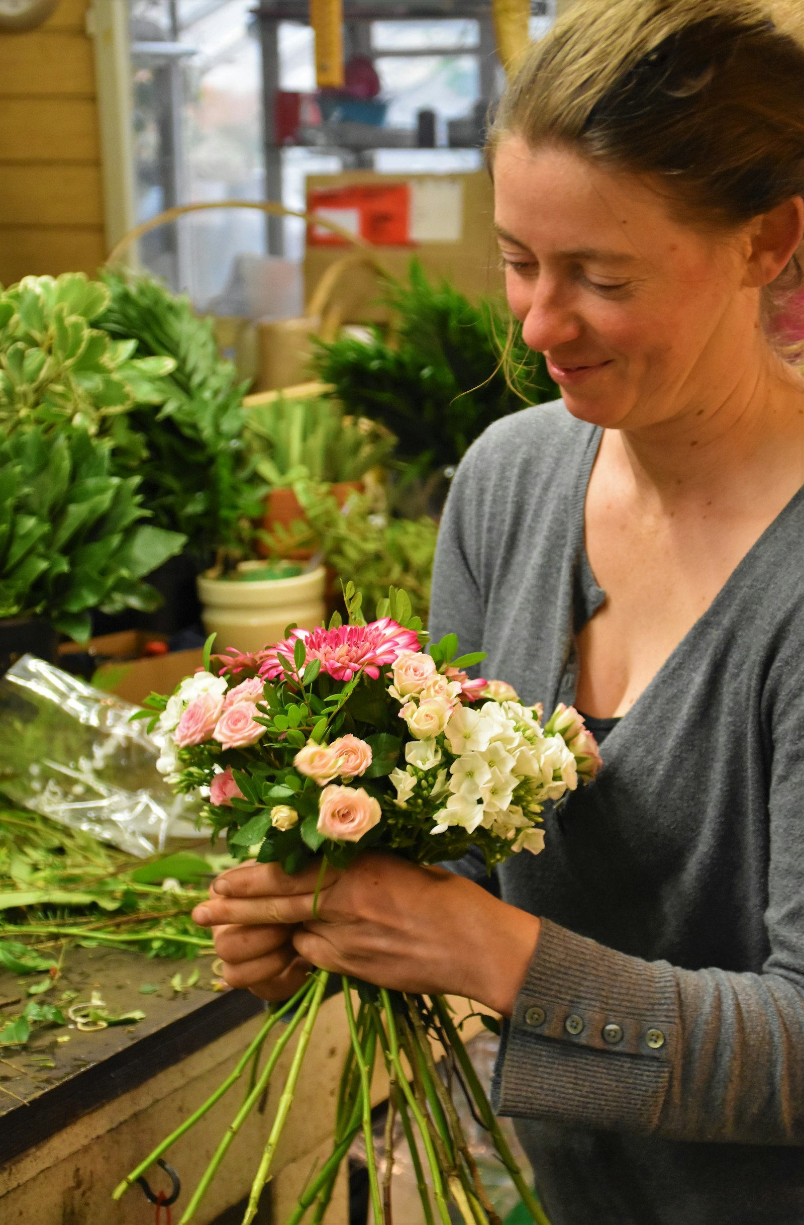 Wrapping a bouquet